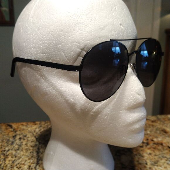 Steve Madden Women\'s Aviator Sunglasses SR0921 Gray Lens Metal Frame main image 5